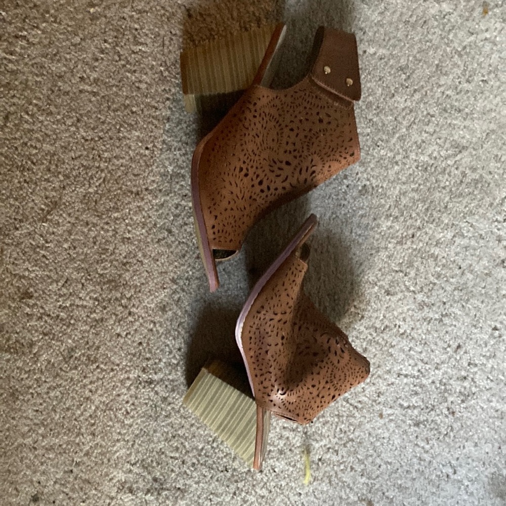 Women’s shoes